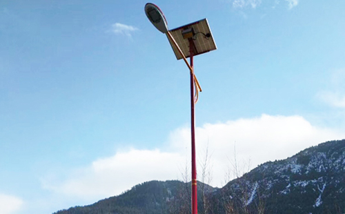 同德如何选择高质量的太阳能路灯材料：全方位指南